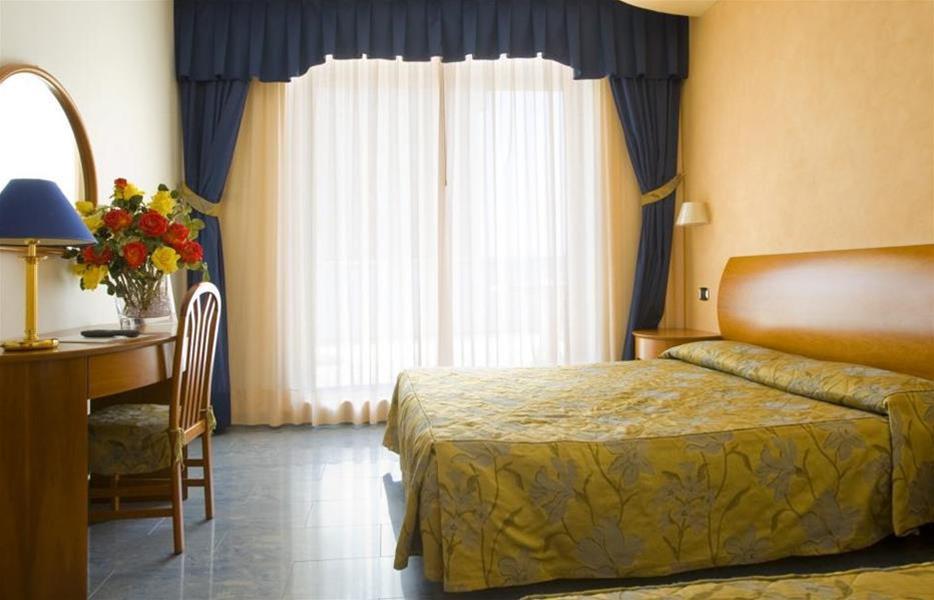 Hotel Parigi Bibione Ngoại thất bức ảnh